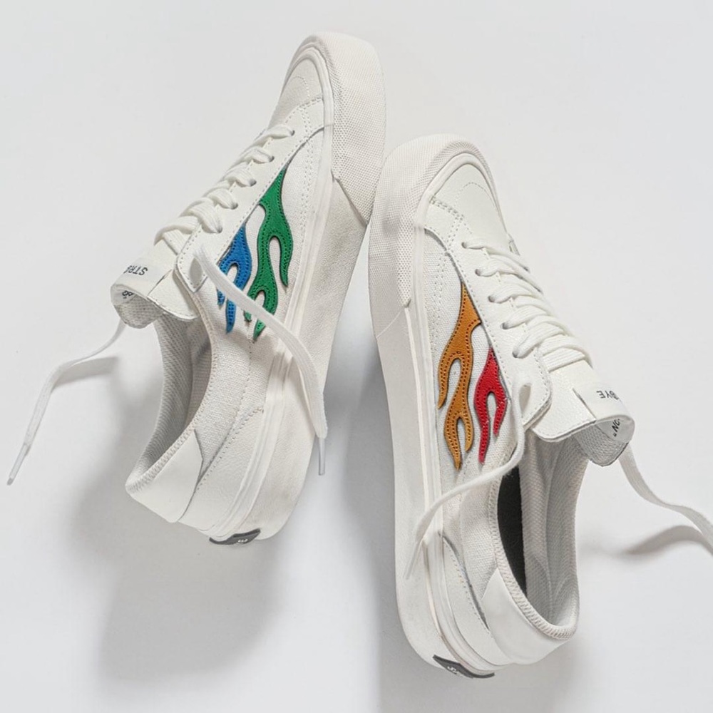 NWT Straye Logan Flame Rainbow Men’s 8.5 / Women’s 10 Skate Shoes
